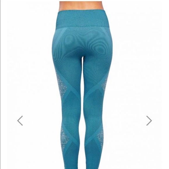 NEW • NUX • Geneva Seamless Leggings Scuba - Picture 3 of 6